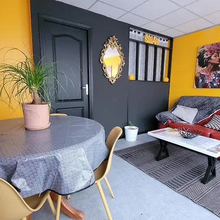 Le Voyage En Couleurs Апартаменты Иссуар