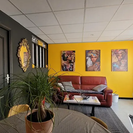 Le Voyage En Couleurs Апартаменты Иссуар