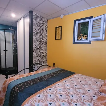 Apartment Le Voyage En Couleurs